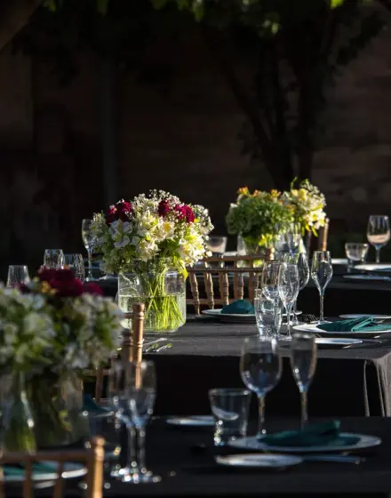 Mesa de banquetería servida por JJPG